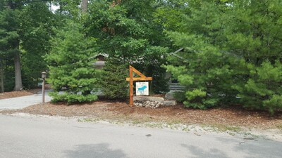 The Blue Moose - Beach O Pines Grand Bend Cottage - Available Year Round