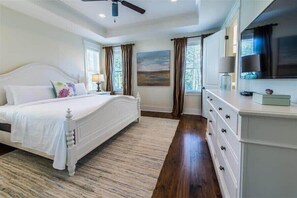 Master Suite II (Second Floor)