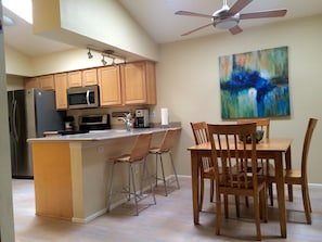 Kitchen/Dining