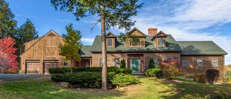 Spectacular and private homestead.