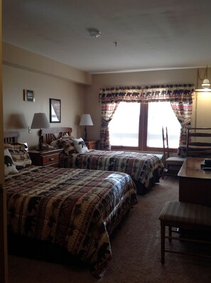 2nd bedroom with queen and twin bed