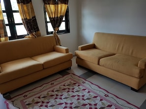 MRI Homestay Sg Buloh - Living Area