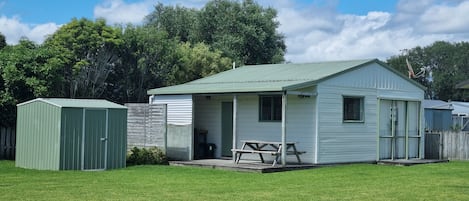 Whiti Beach Cottage 