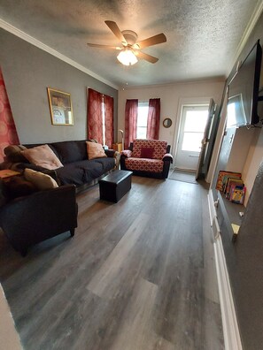 New flooring throughout the apartment! Queen pull out couch bed, double recliner