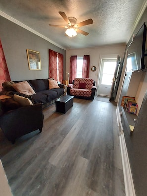 New flooring throughout the apartment! Queen pull out couch bed, double recliner