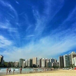 VISTA DA ORLA A BEIRA MAR - EM FRENTE AO EDIFÍCIO