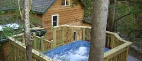 Tree house hot tub