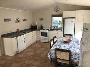 Kitchen/Dining