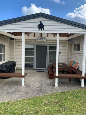 Covered outdoor dining/bbq area