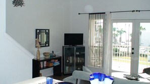 HDTV flat screen with DVD player and cable TV, WiFi too! Plenty of games  books