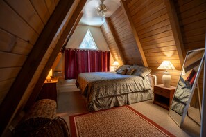Master Bedroom - Complete with AC, Smart TV, and New Mattress Topper for 2023