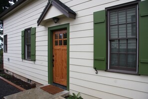 SIDE ENTRANCE