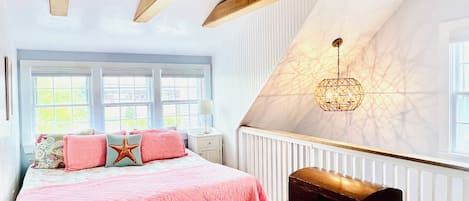 Upstairs loft with two king beds. 