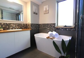 Bathtub