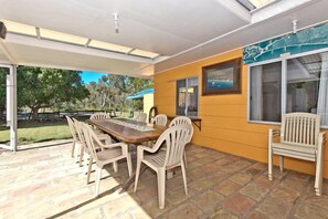 Outdoor dining