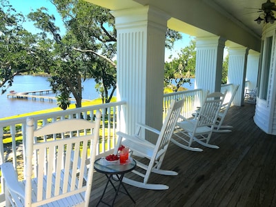 Back Bay Biloxi Waterfront Retreat-Fish,Watch Dolphins,& Golf-Minutes to Casinos