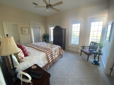 Back Bay Biloxi Waterfront Retreat-Fish,Watch Dolphins,& Golf-Minutes to Casinos