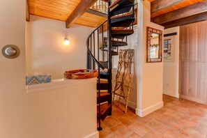 Sturdy spiral stairs to loft w/oak treads , hang wet items on trellis to dry