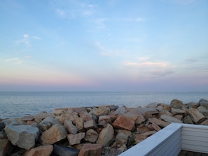 Spectactular views of the ocean any time of day
