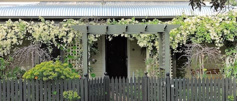 Delightful Cottage Queenscliff