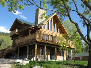 Log Home Overlooking Flathead Lake