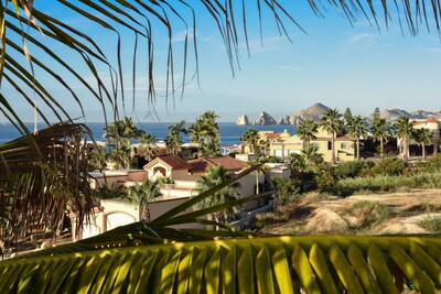 A sólo pasos de la playa, The Perfect Cabo Villa le espera.