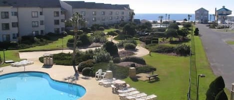 View of the courtyard (above, not from our unit)