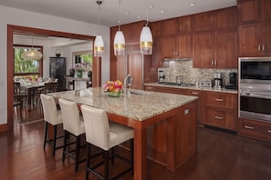 Ocean Dreams Villa 2203 - Gourmet Kitchen Convenient to Dining and Living Areas