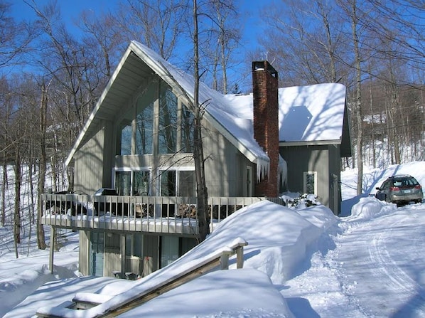 Ski On/Ski Off Sachem Trail, 4 Bedroom Ski Chalet On Okemo, Mtn.