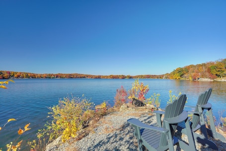 Highland Lakes Vacation Rental | 4BR | 2.5BA | 1,700 Sq Ft | Stairs Required