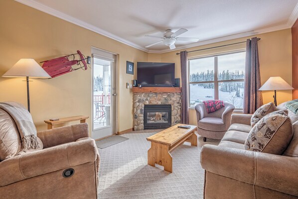 Living Room with Gas Fireplace and TV