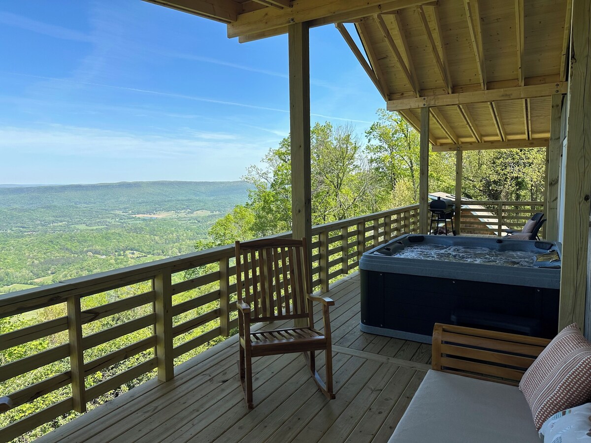 Cloudland Cottage–minutes away from world-class hiking, waterfalls, hanggliding