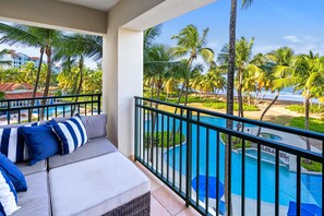 relax on the balcony