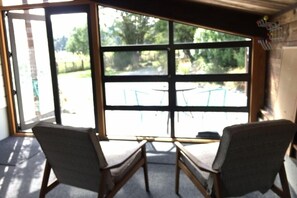 Lower sitting area