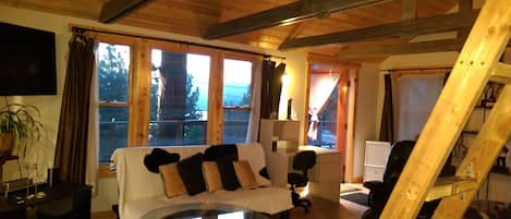 Brockway Lakeview Cabin - Living room, looking toward Front Door, TV screen