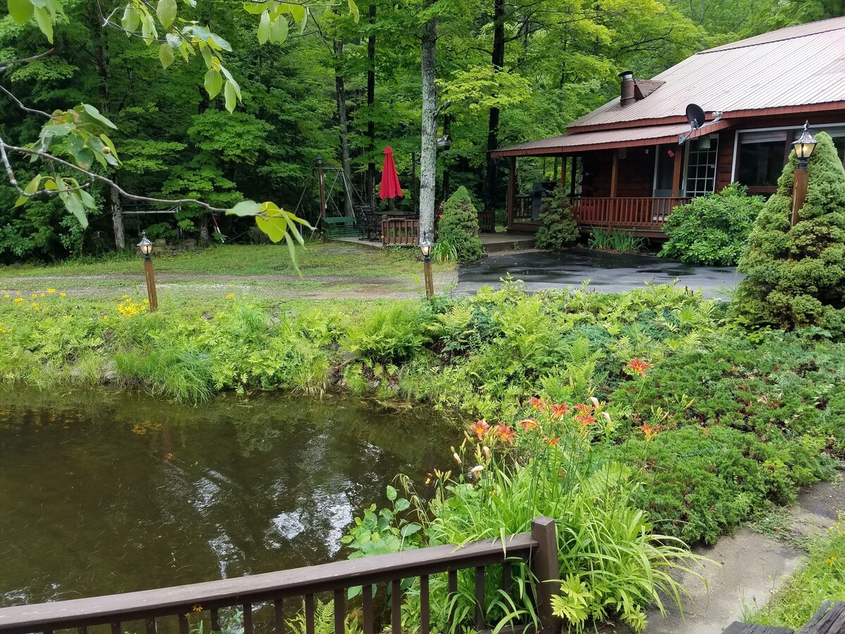 PET-FRIENDLY – Adirondack Retreat w/ Private Sandy Beach Close To Season Events
