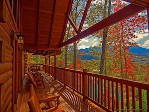 Gatlinburg Getaway Main Level Deck (View of Mount Leconte)