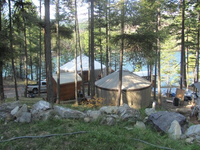 Yurt living, lake front, hiking, shopping, parade, concert, fireworks display