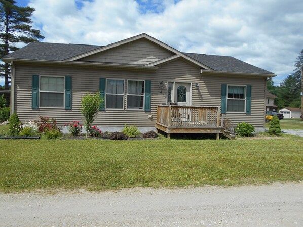 Schroon Lake Ranch House 4 Hopkins Way