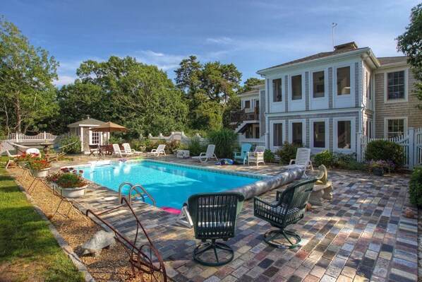 View of the pool 