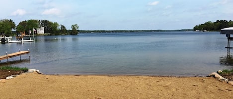 Perfect sandy beach with gradual elevation!