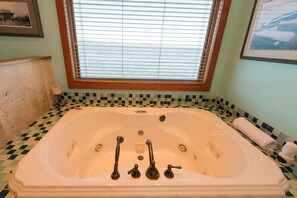 Master bedroom Jacuzzi tub.