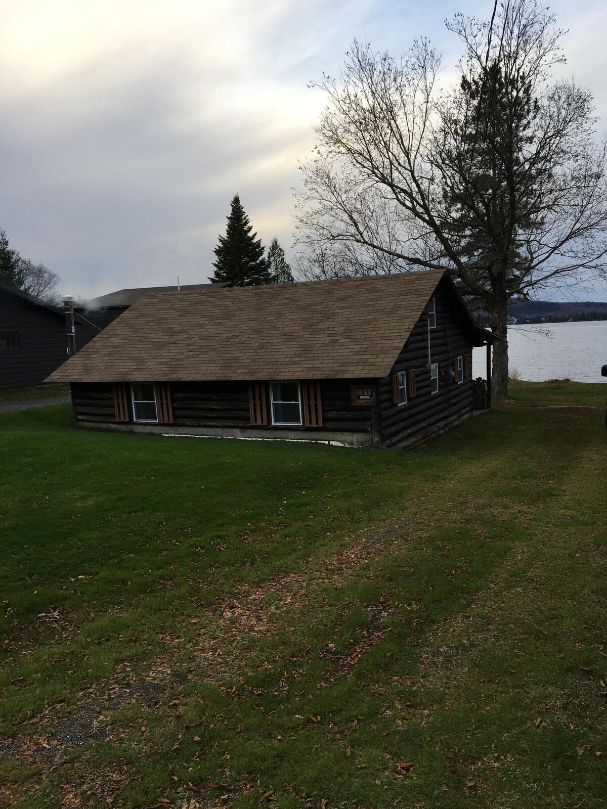 Waterfront 4-Season Log Cabin ( Moose Camp)