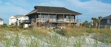 Cozy ocean front frequently called "A REAL beach house!"