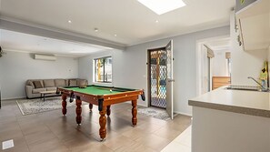Spielezimmer