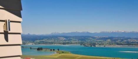 Commodore - Stunning views over Tasman Bay