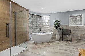 Master bathroom 