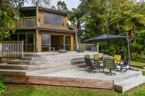 Outdoor entertaining area