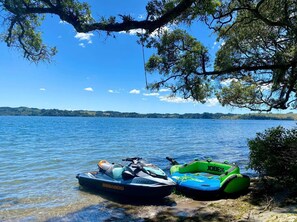 Manupiru Bay beach 5 minutes boat ride from boat ramp.