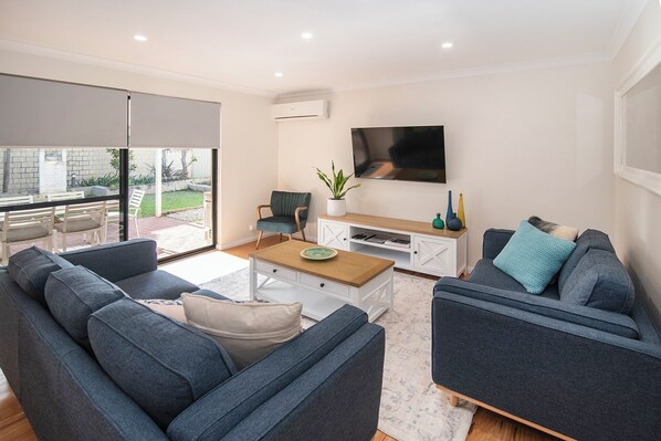 Living room (1)